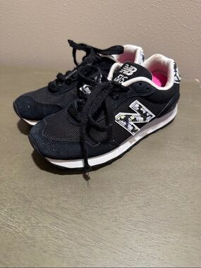 New Balance 515 Kids' Black Sneakers with Floral 'N' Accent size 5
